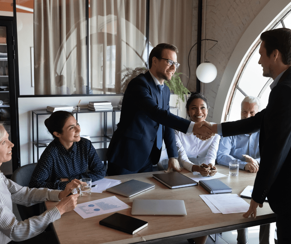 businesspeople-working-together