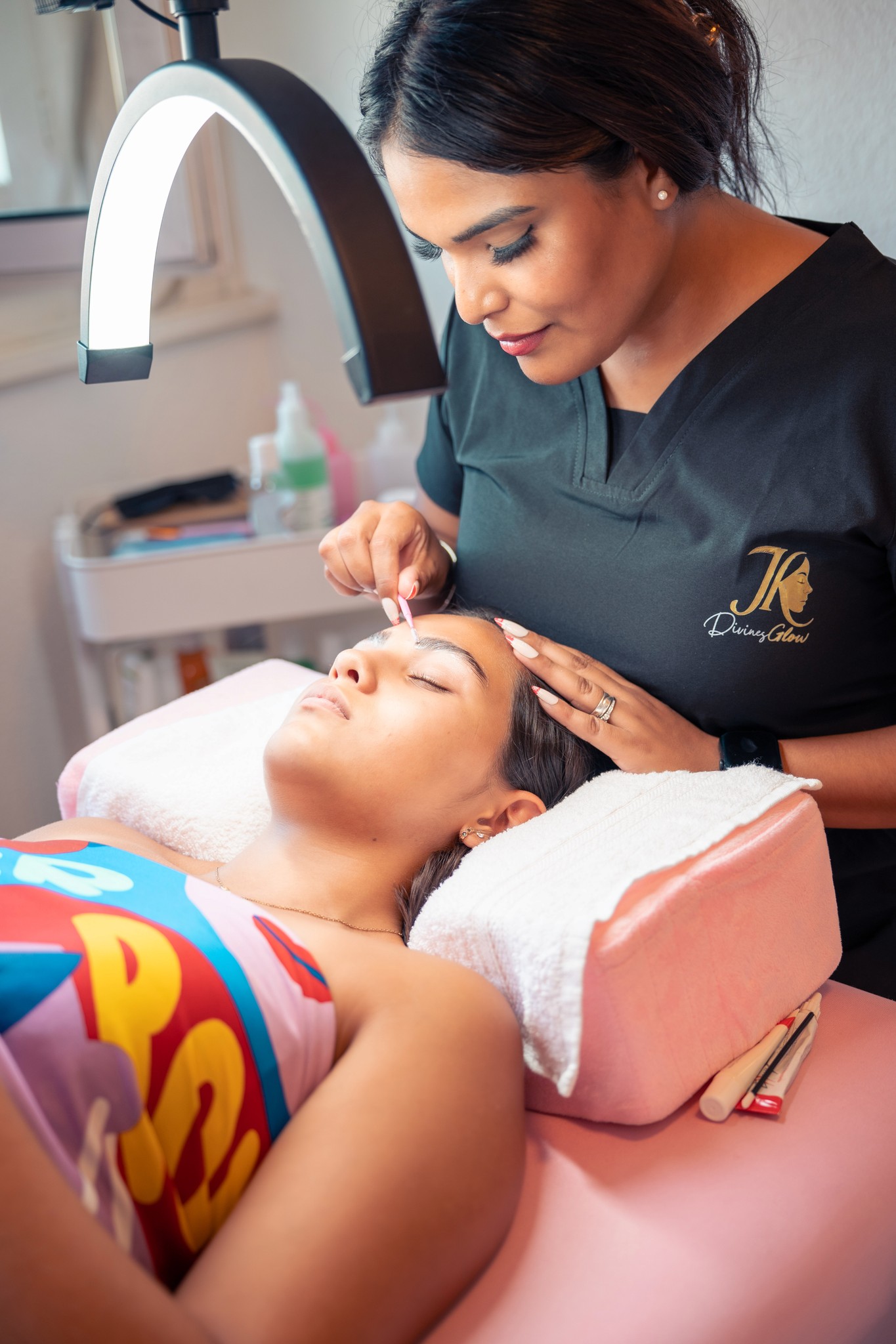 makup tools with brushes and foundation