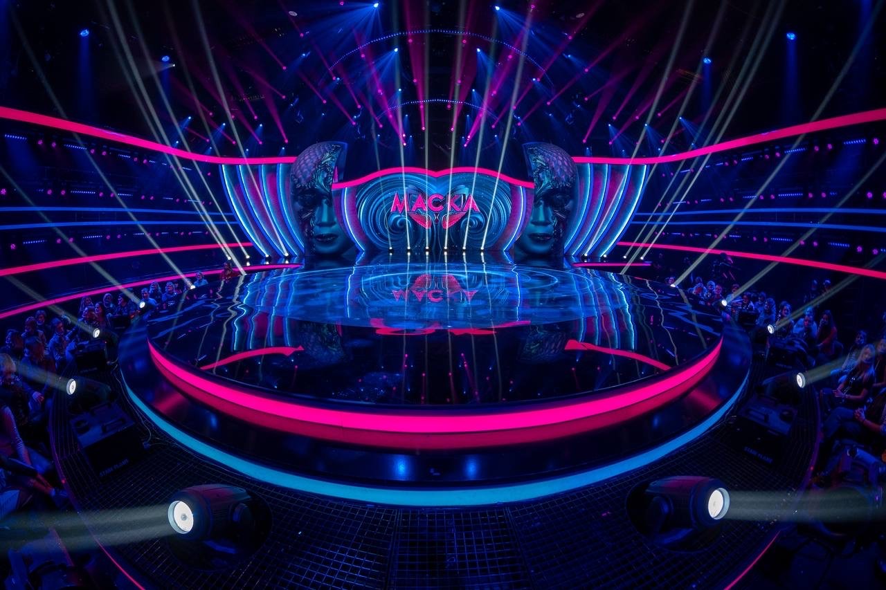 CS2 Major Group Stage Budapest 2025 production environment with trophy display, sponsor branding and event setup