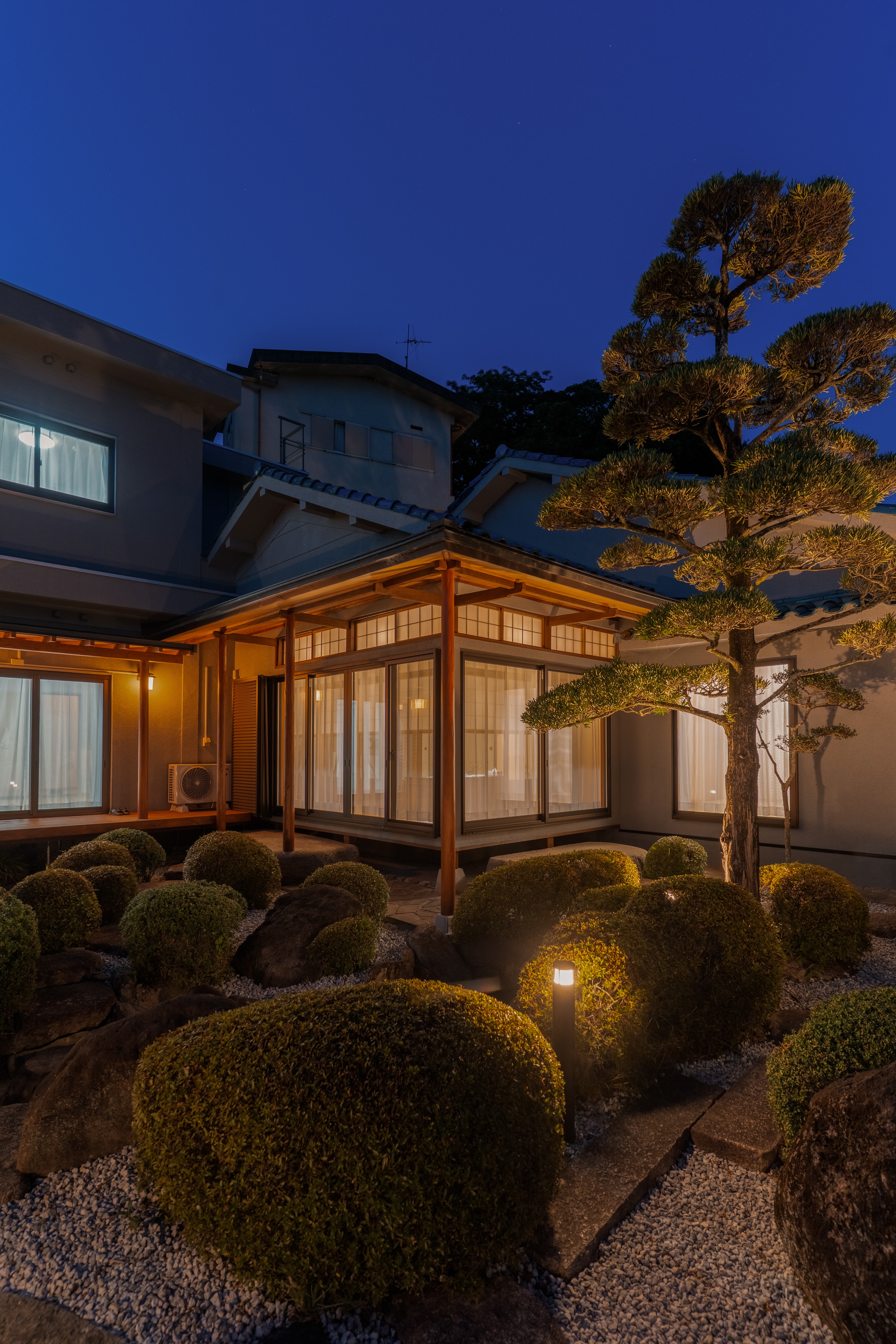 The Japanese garden and residential spaces of Qijian Betsuin