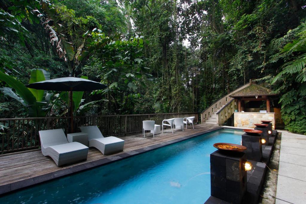 Operating villa complex with expansion potential in Ubud
