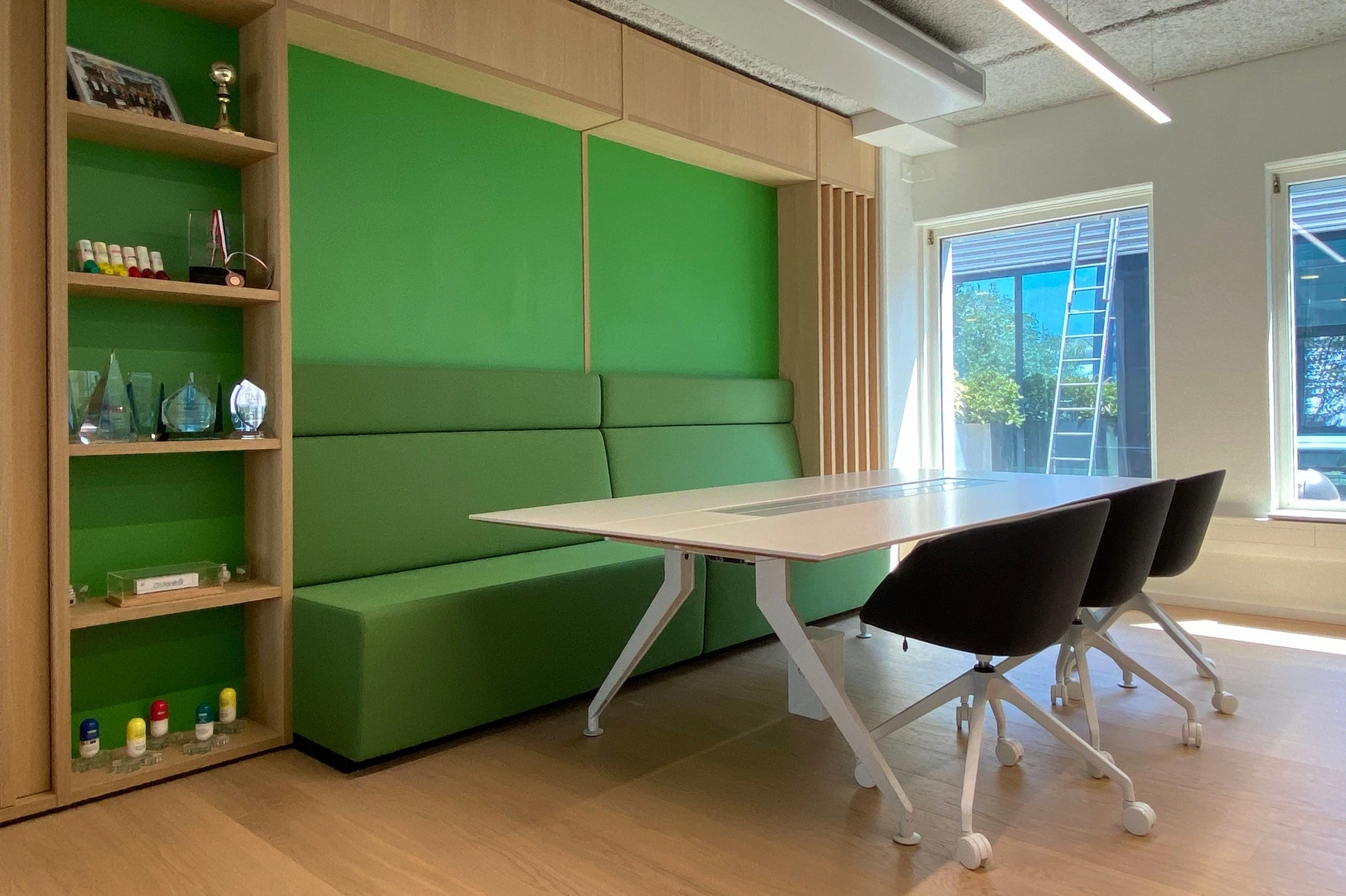 Nieuwe kantoorinrichting Bavinckhouse door Perla