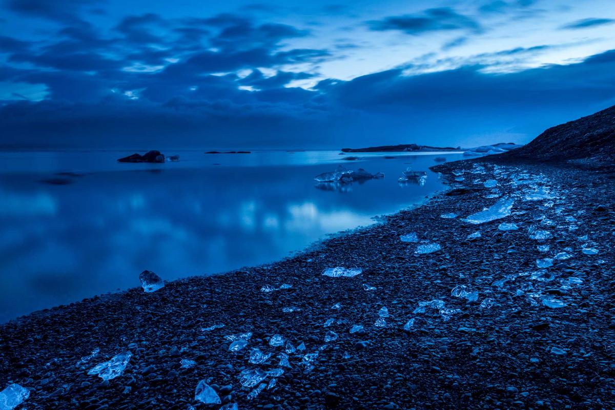 Dashboard showing opportunity scoring and pipeline stages