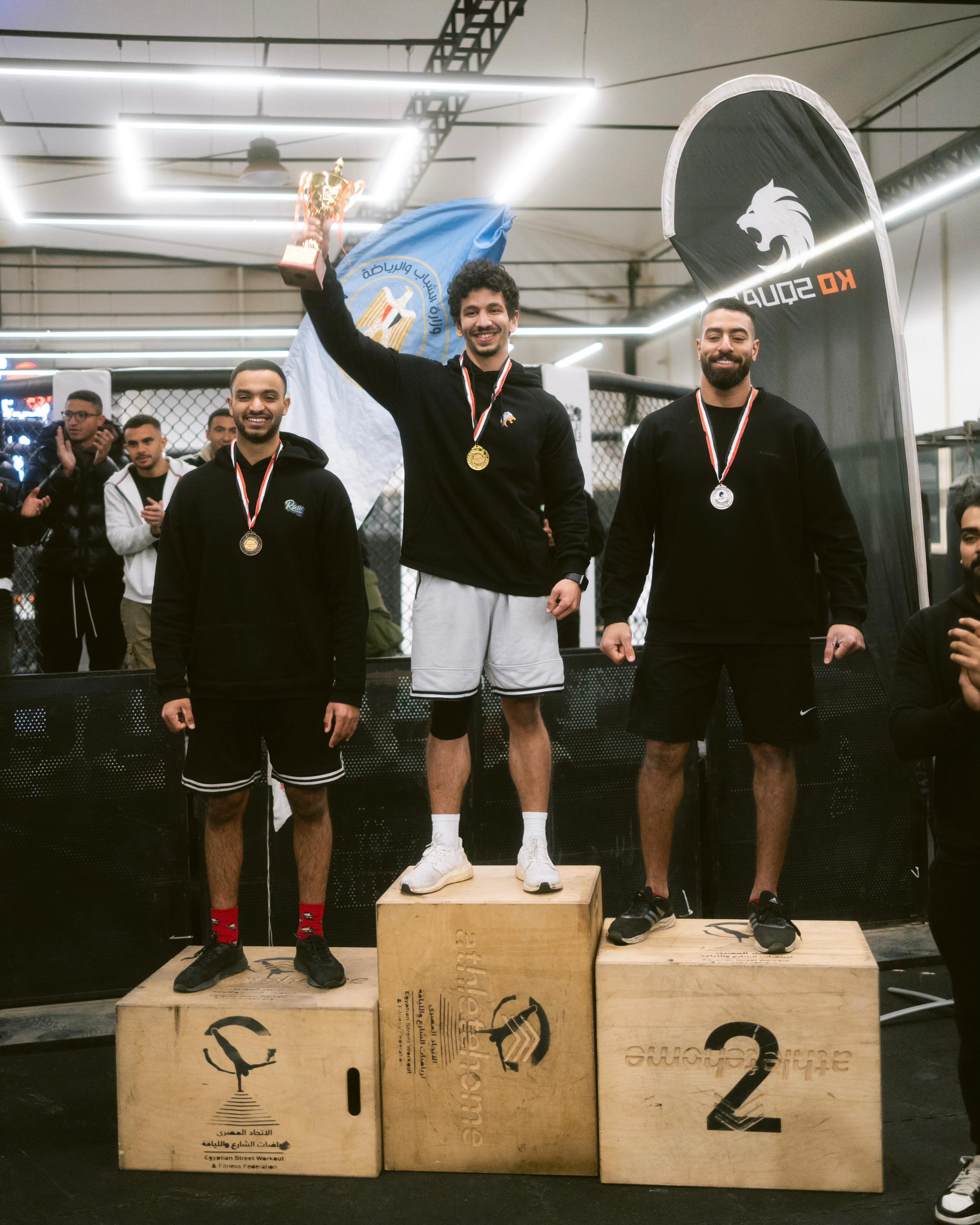 Concetrated triathlete grayscale