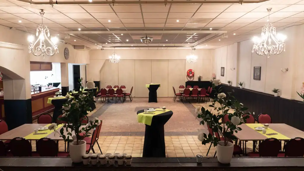 Café-zaal D'n Bakker Hoogeloon