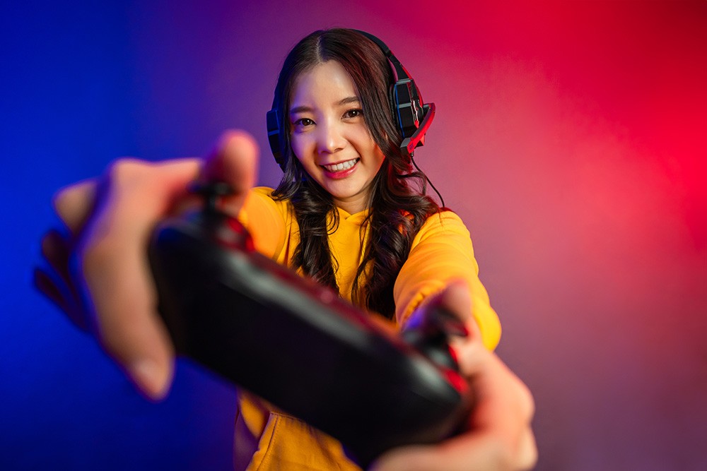 Coach explaining stuff to an athlete