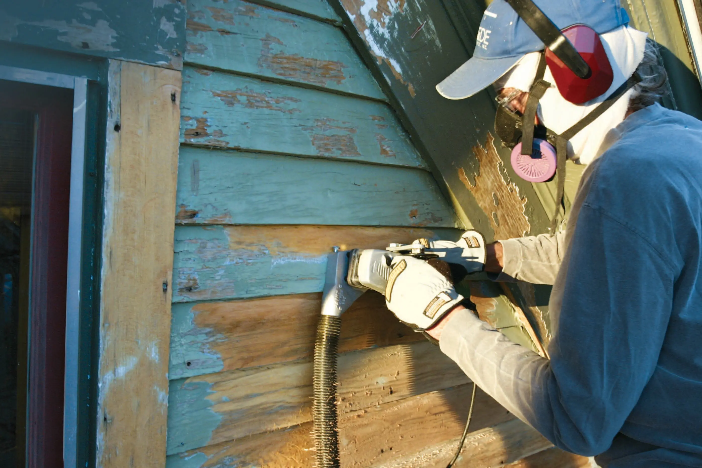 prep work on siding wood before painting