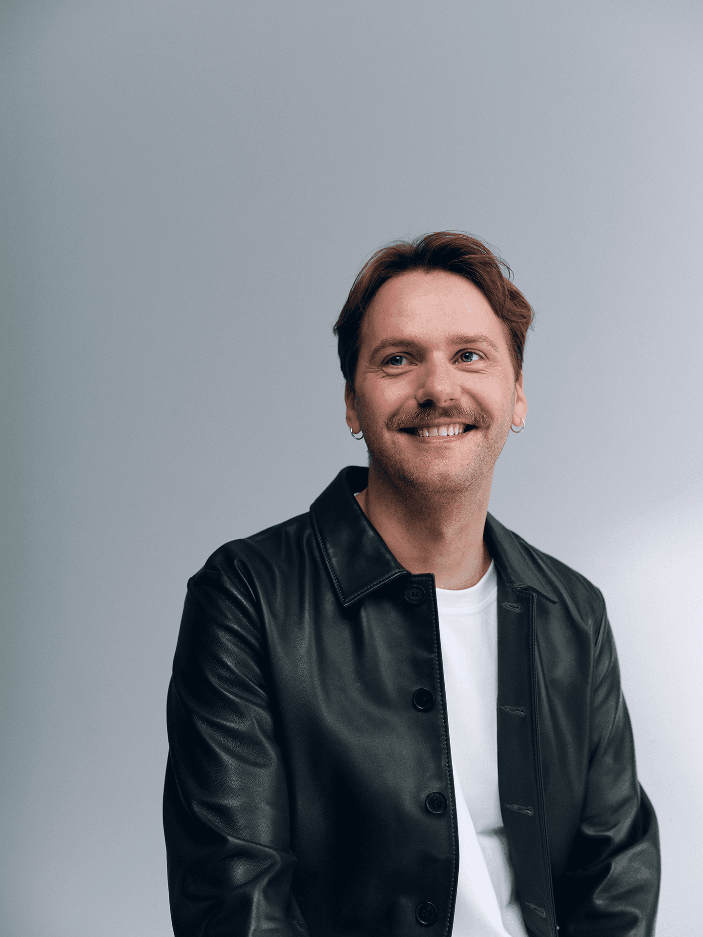 Portrait of Mike Gajer, creative lead helping brands build scalable campaigns and creative systems. Photographer: Ruben Riermeier