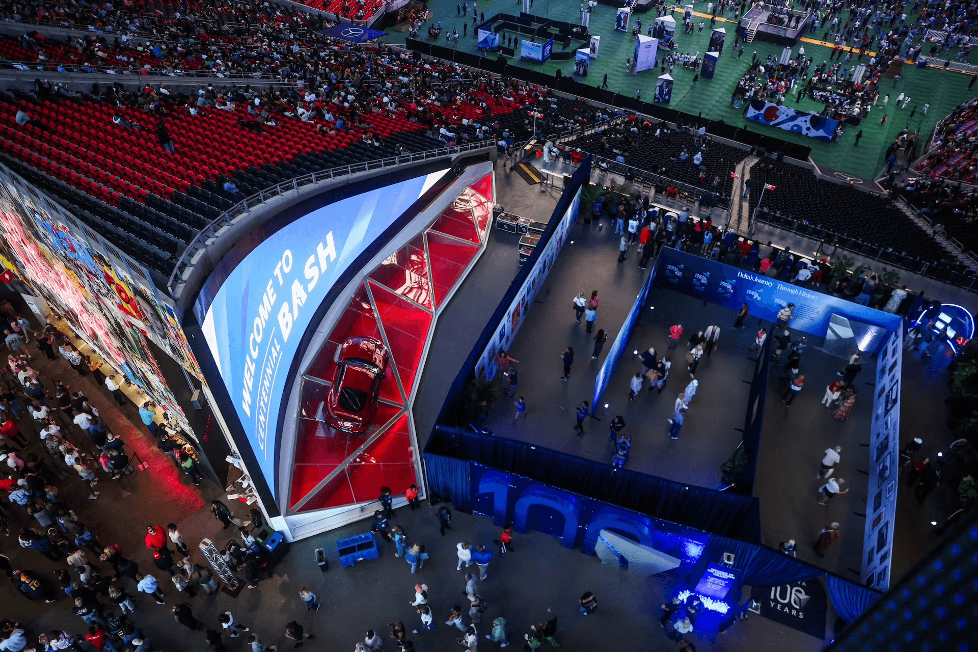 motion graphics on screen in mercedes benz stadium