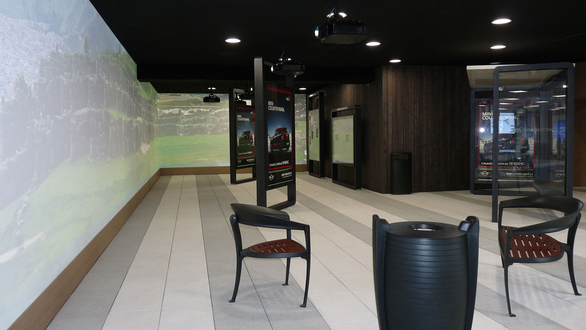 Showroom Girod Medias par Expace