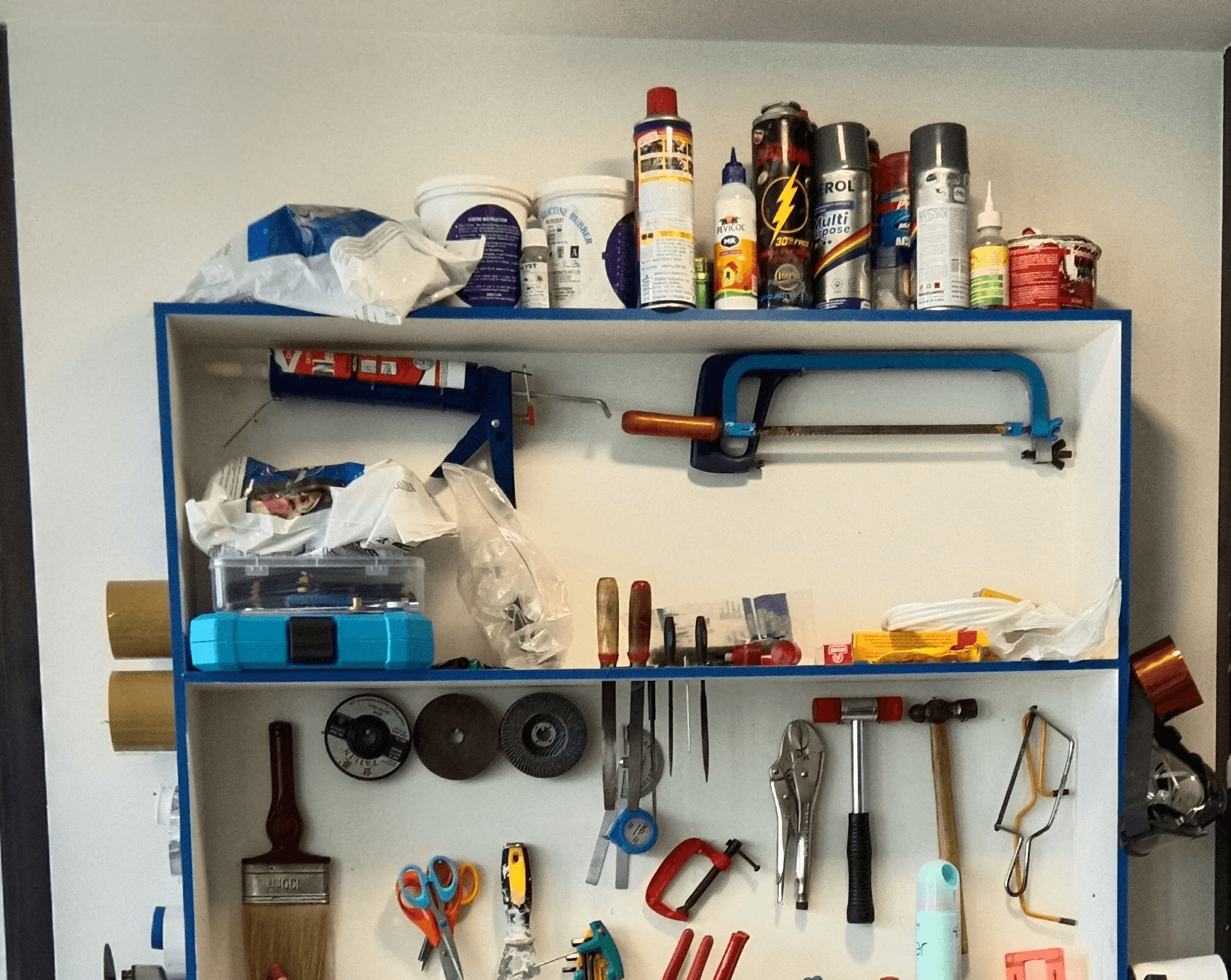 white umbrella on seashore