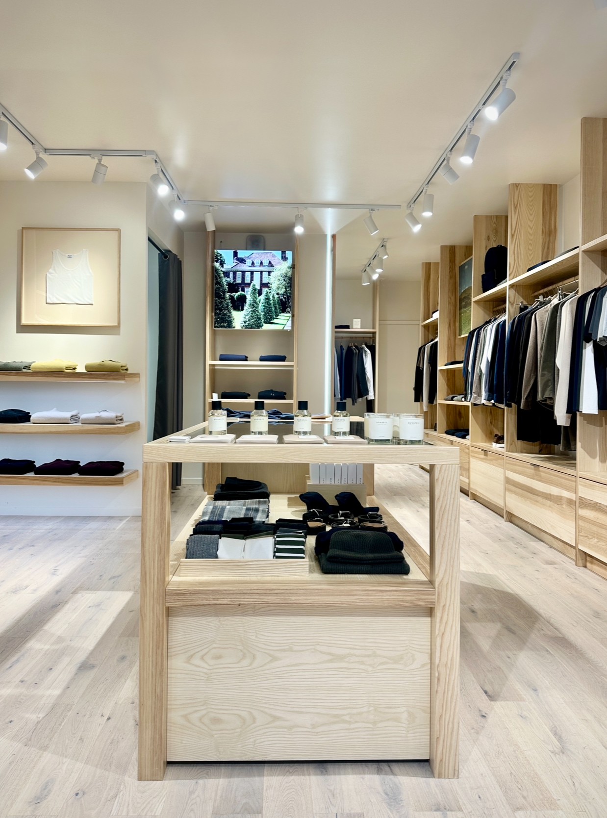 Façade de la boutique Sunspel à Paris par Clothette