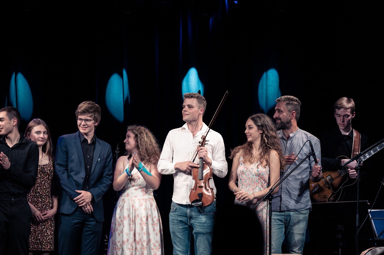 Gruppe beim Konzert