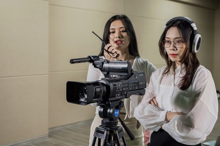 [Hướng nghiệp 2026] Truyền thông đa phương tiện - tấm vé bước vào thế giới sáng tạo số 9