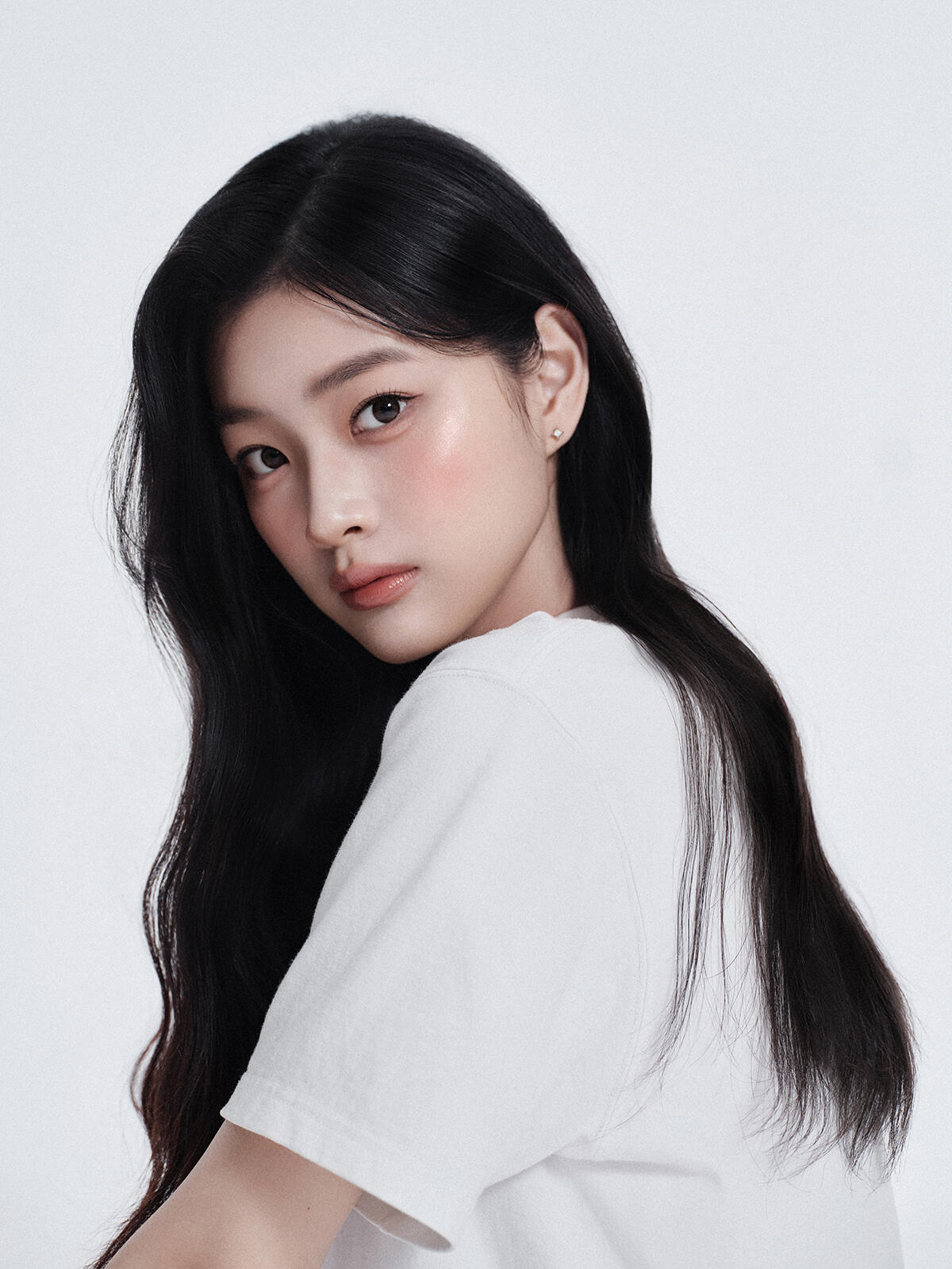 Korean style portrait photography looking back by Lefty Studio