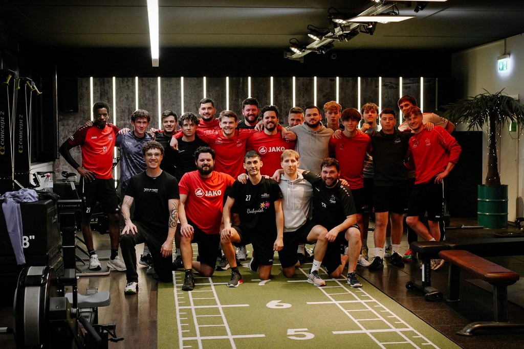 Spieler des Fussball Club Gams beim Athletiktraining im Force Performance Center Buchs