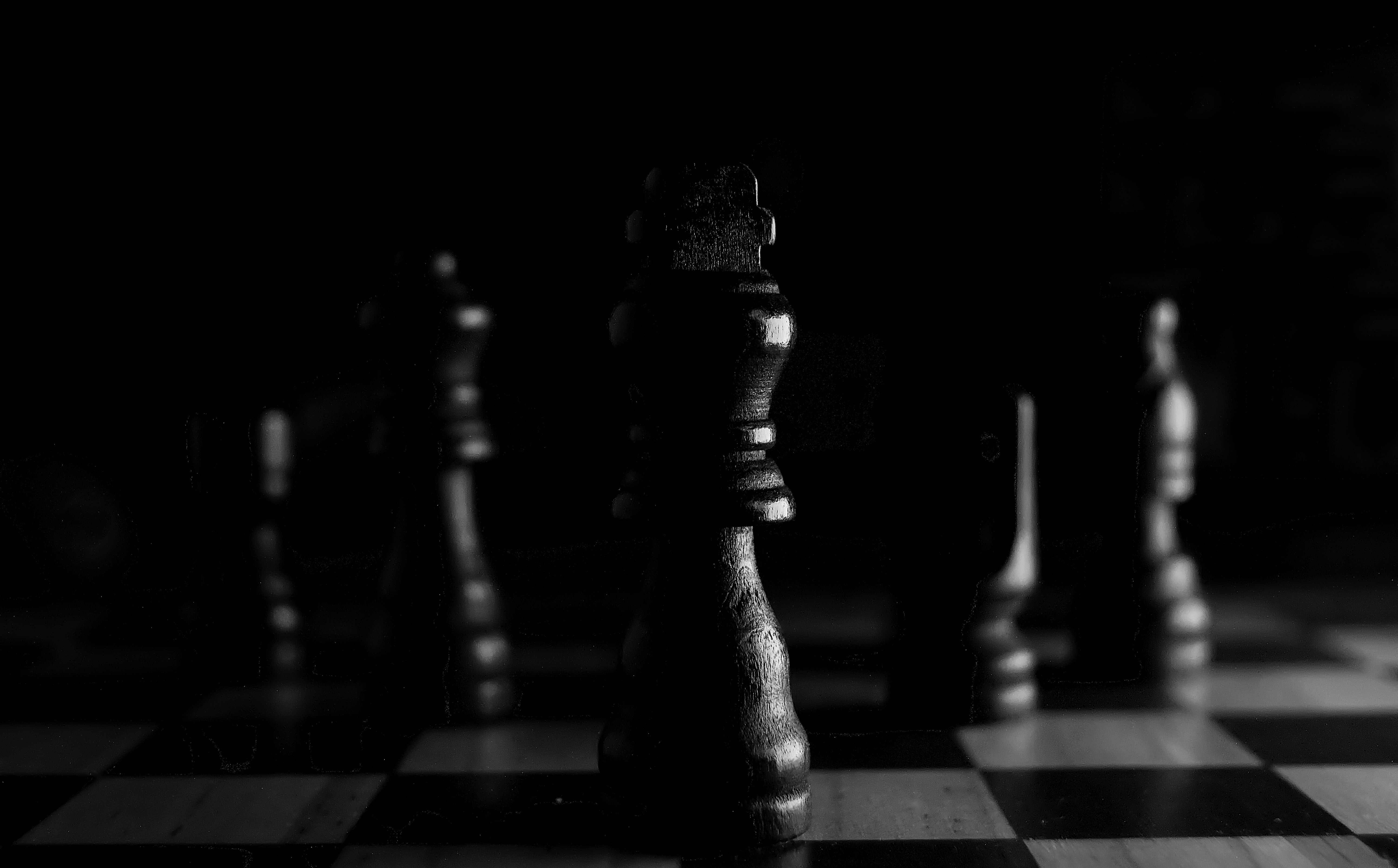 strategic-close-up-of-chess-pieces-on-a-board,-highlighting-the-queen-in-black-a - theia-sight (pexels)
