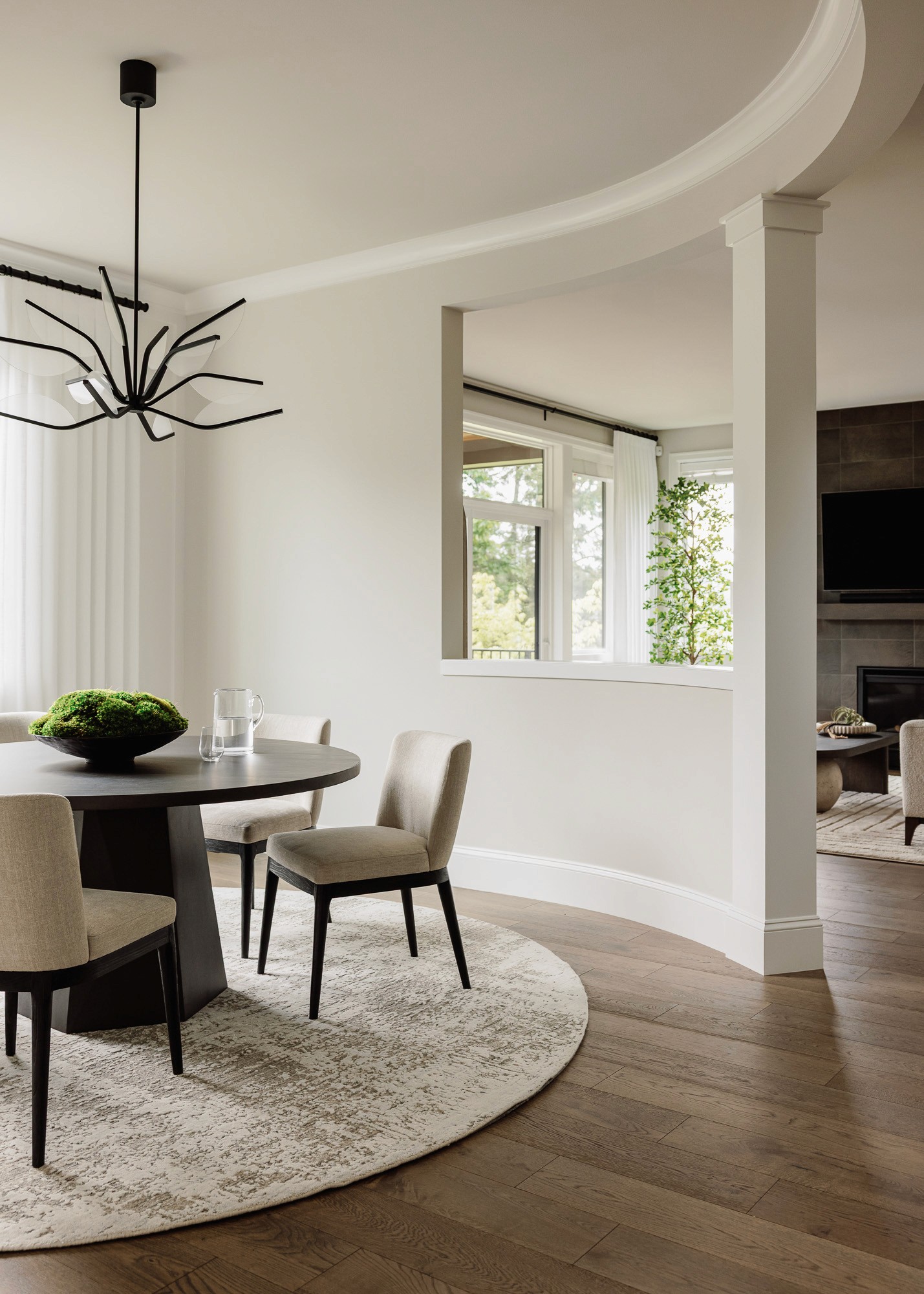 We’re so excited to share details from The Norkirk House: Dining Room –– one of our favorite interior design + professional organizing projects in Kirkland, WA.