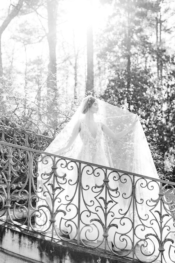 Black and white bridal portrait in the sun.