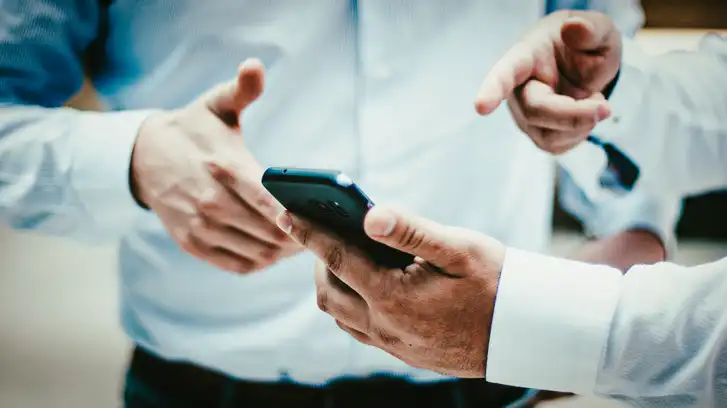 magic plan helping teams collaborate and review job details using mobile communication tools