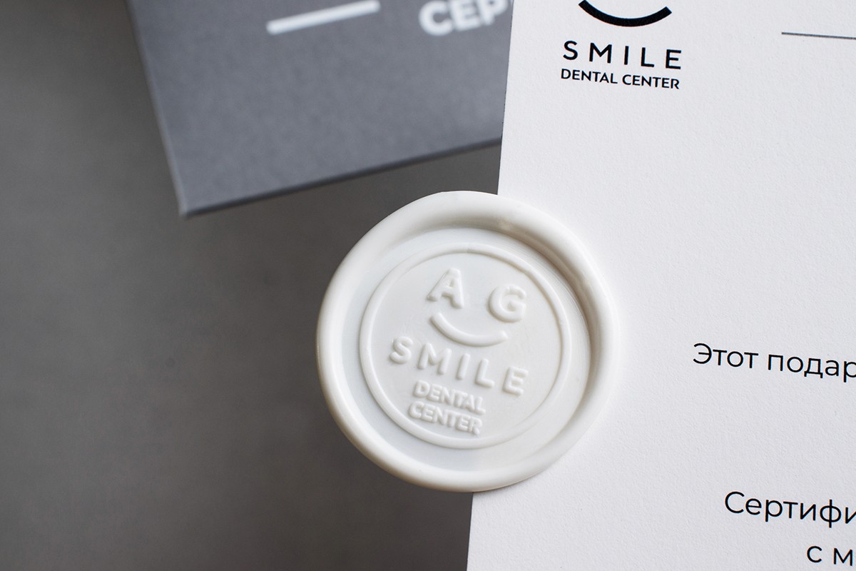 Envelopes, certificates for AG-Smile Dental Clinic printed on designer paper with raised uv varnish, digital printing.