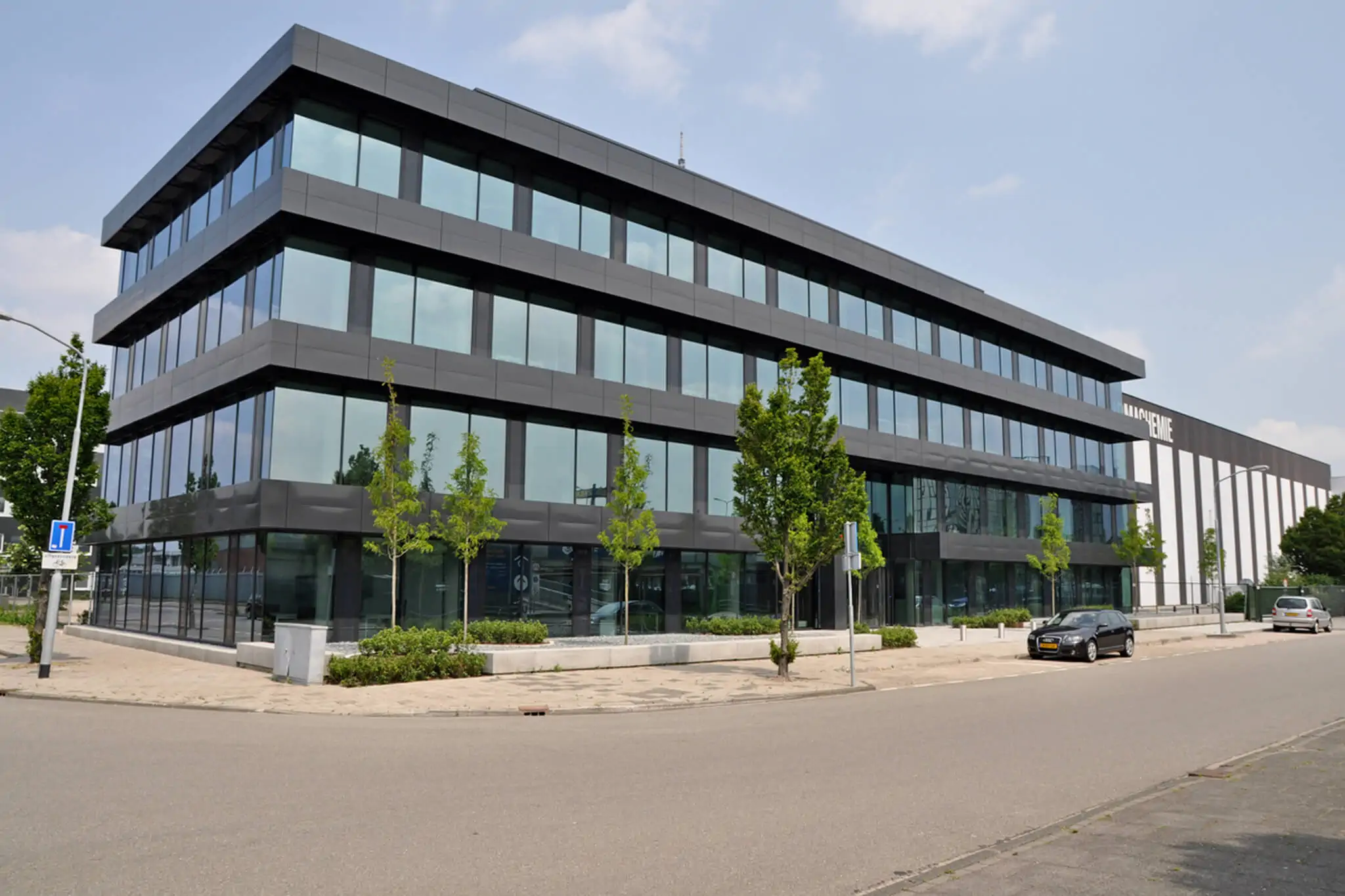 Nieuwe kantoorinrichting Bavinckhouse door Perla