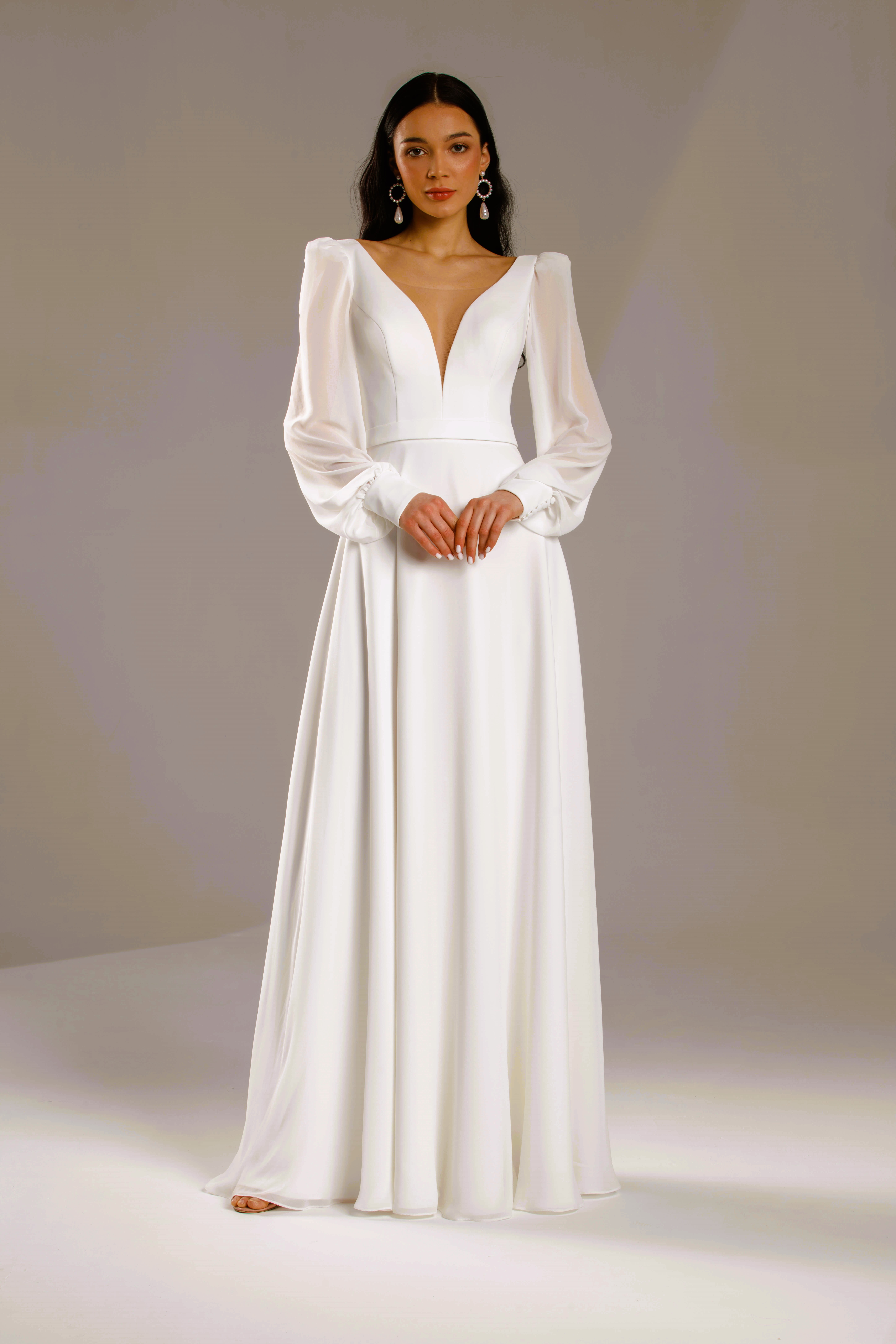 Clean Chic Brautkleid mit ausgestelltem Rock und dezenten Details