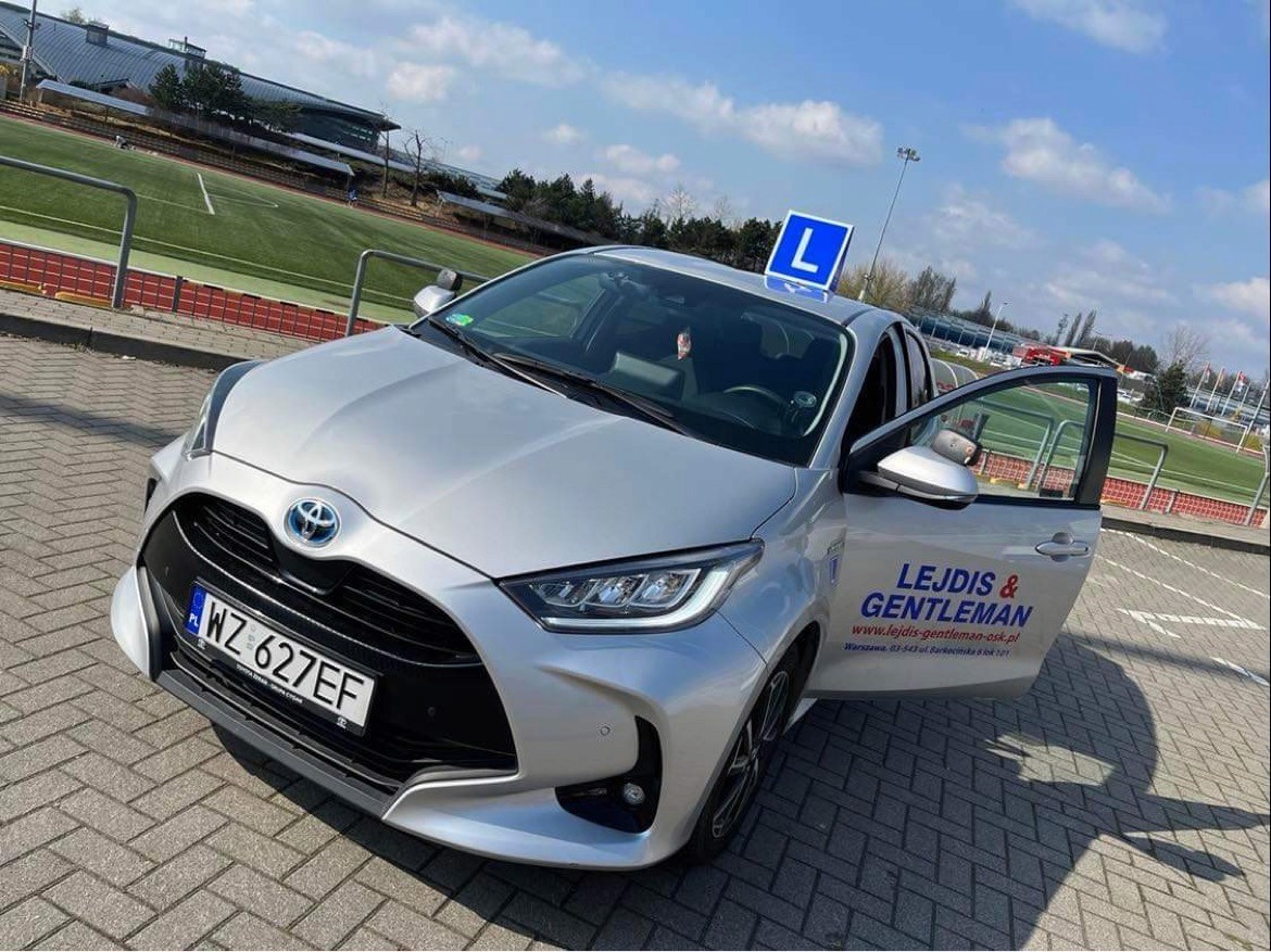 Kursy nauki jazdy – z nami opanujesz prowadzenie auta w każdych warunkach.