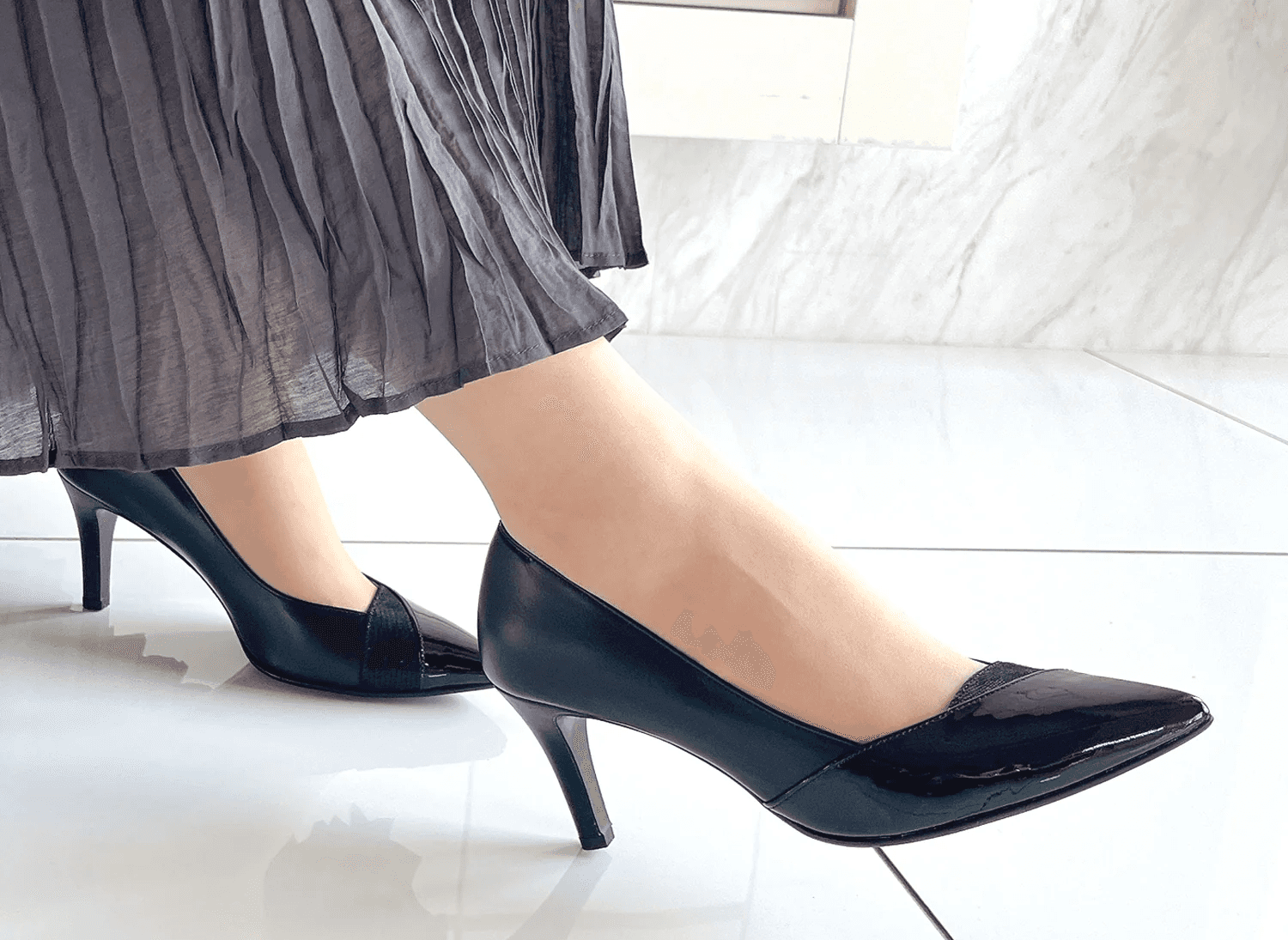 Man wearing VR glasses