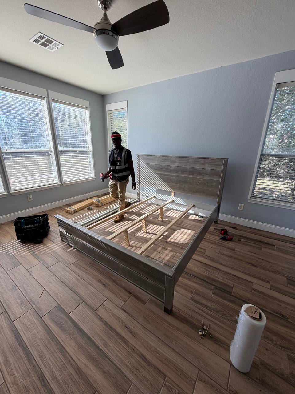 residential moving service in Austin TX carrying household furniture safely