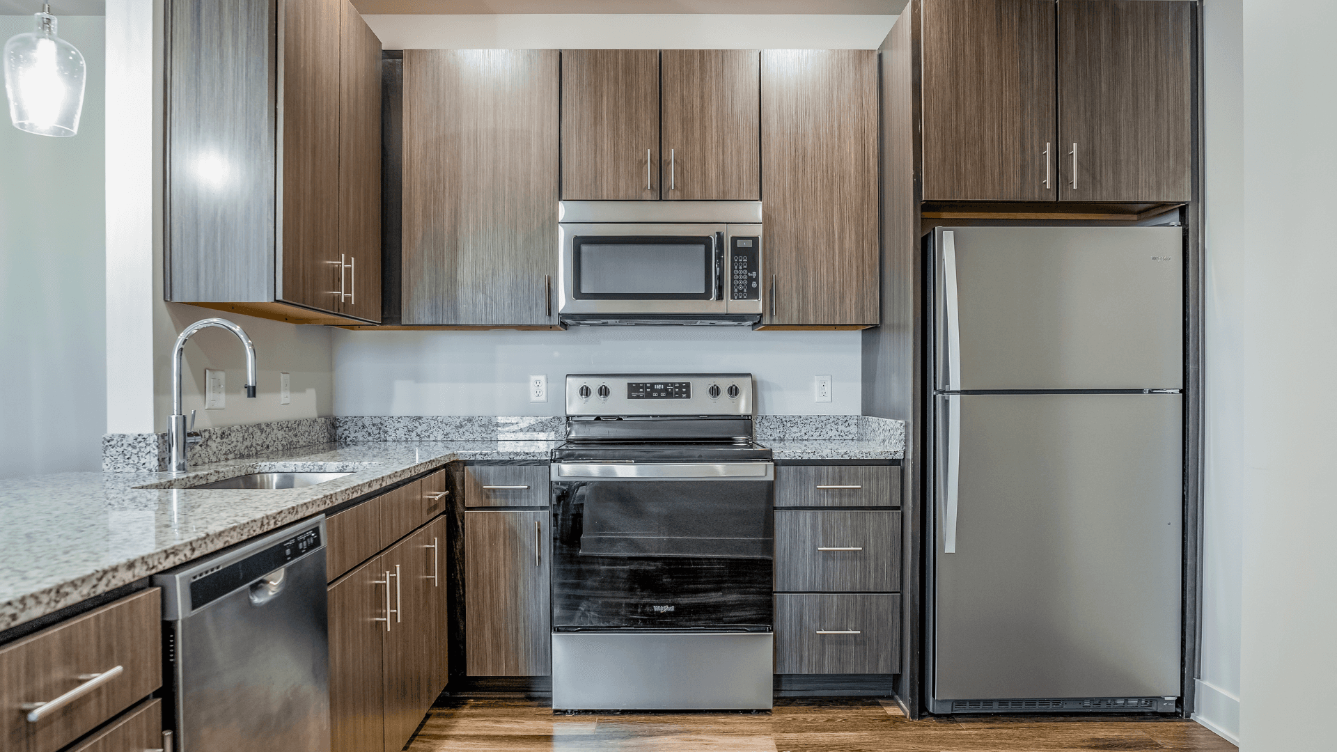 2 BEDROOM APARTMENT - Photo 1