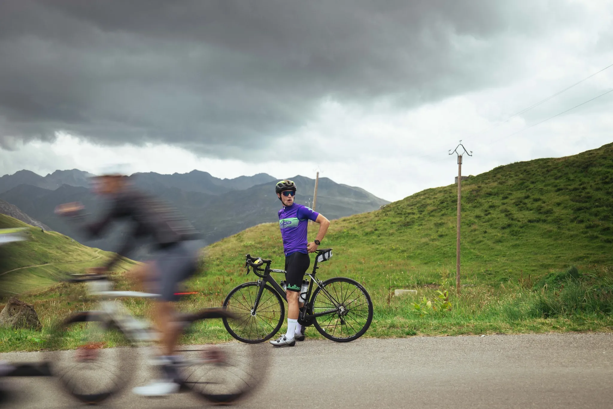 Cycliste en pleine course