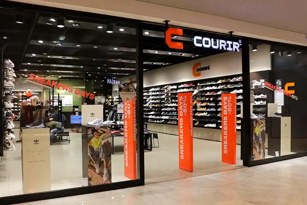 devanture magasin courir