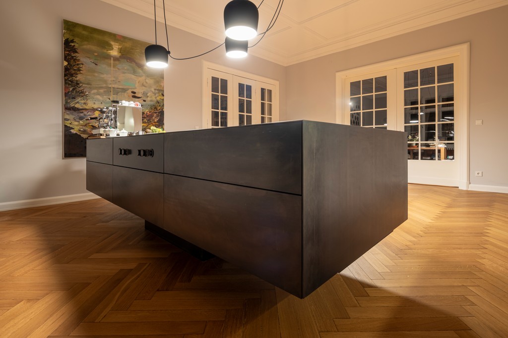 Schwebende Küche von Faber & Söhne aus Stuttgart