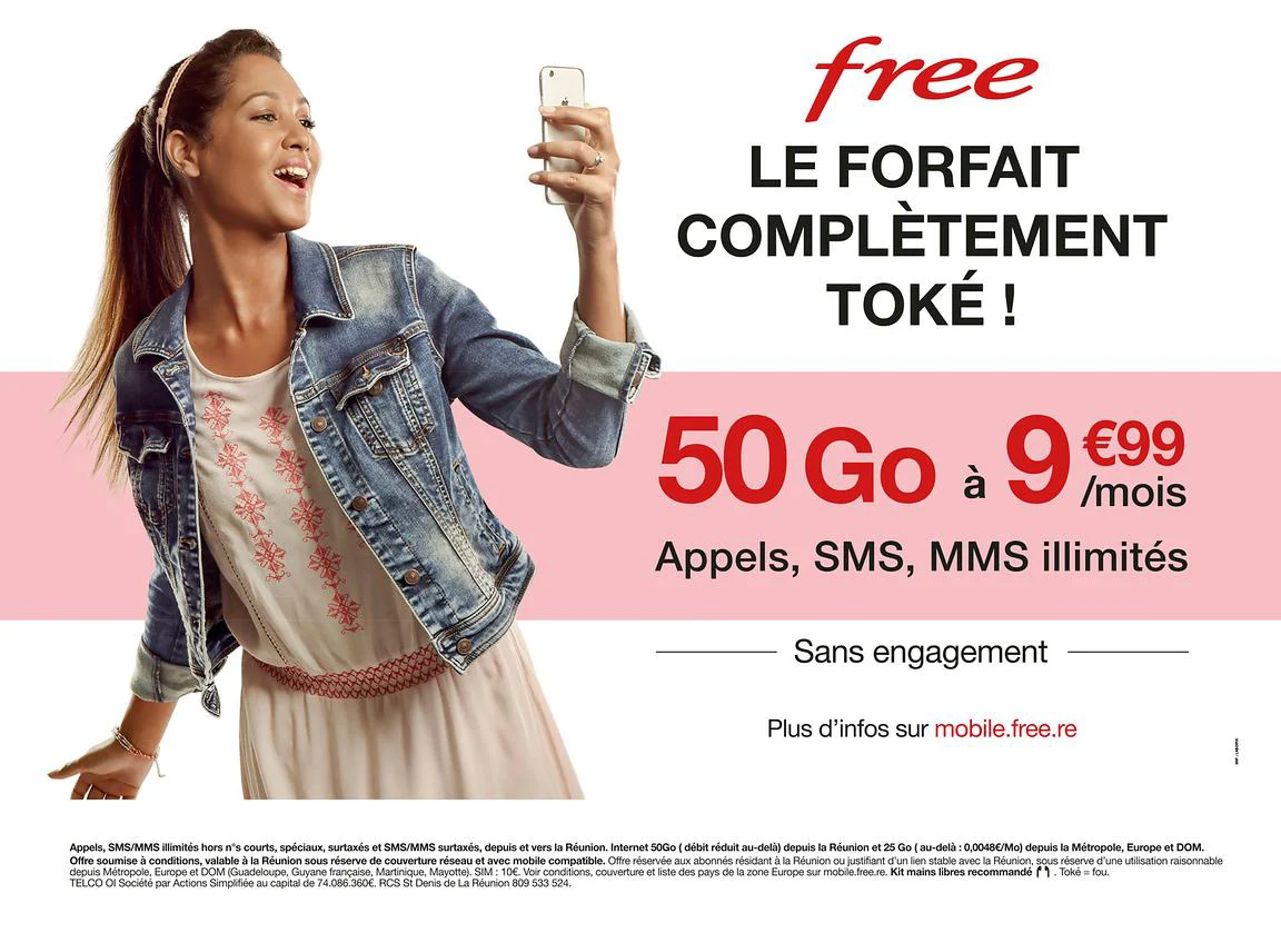Photographie publicitaire d'une jeune femme avec son smartphone pour la campagne Free Mobile Réunion
