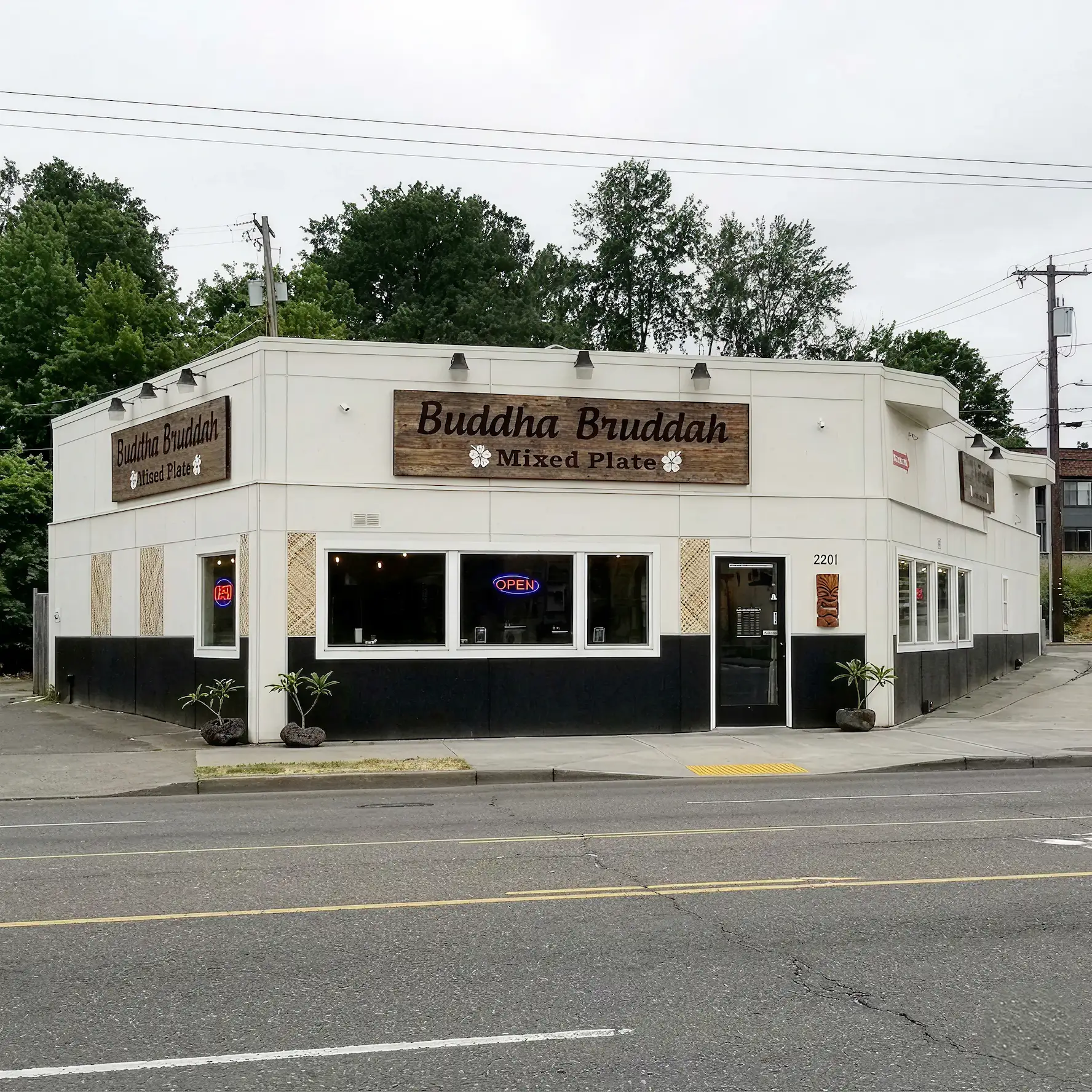 Buddha Bruddah Restaurant in Beacon Hill, Seattle — Asian-Hawaiian Dining