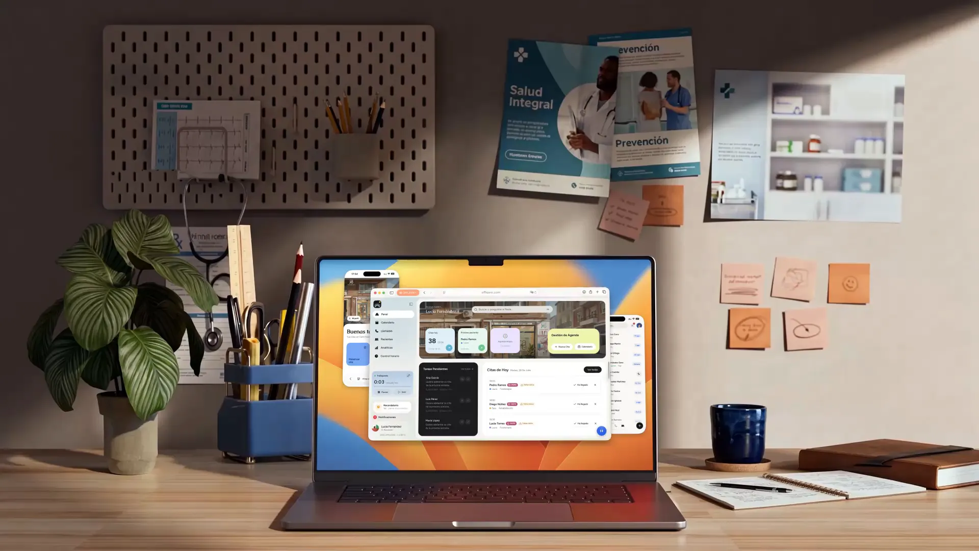 Portatil sobre un escritorio mostrando el software de OFFLOVIN