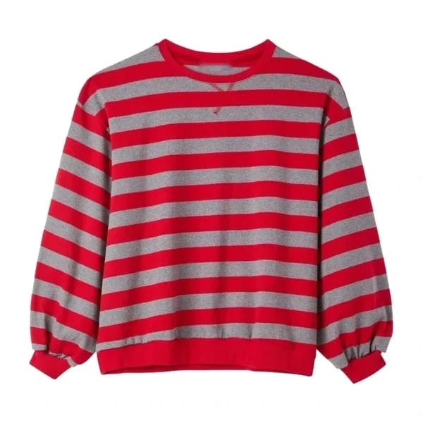 Maglia a righe rosse e grigie
