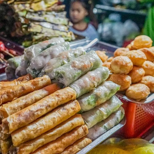 Enjoy a carefully curated selection of 10 delicious food and drink tastings, hand-picked by your knowledgeable local host, to