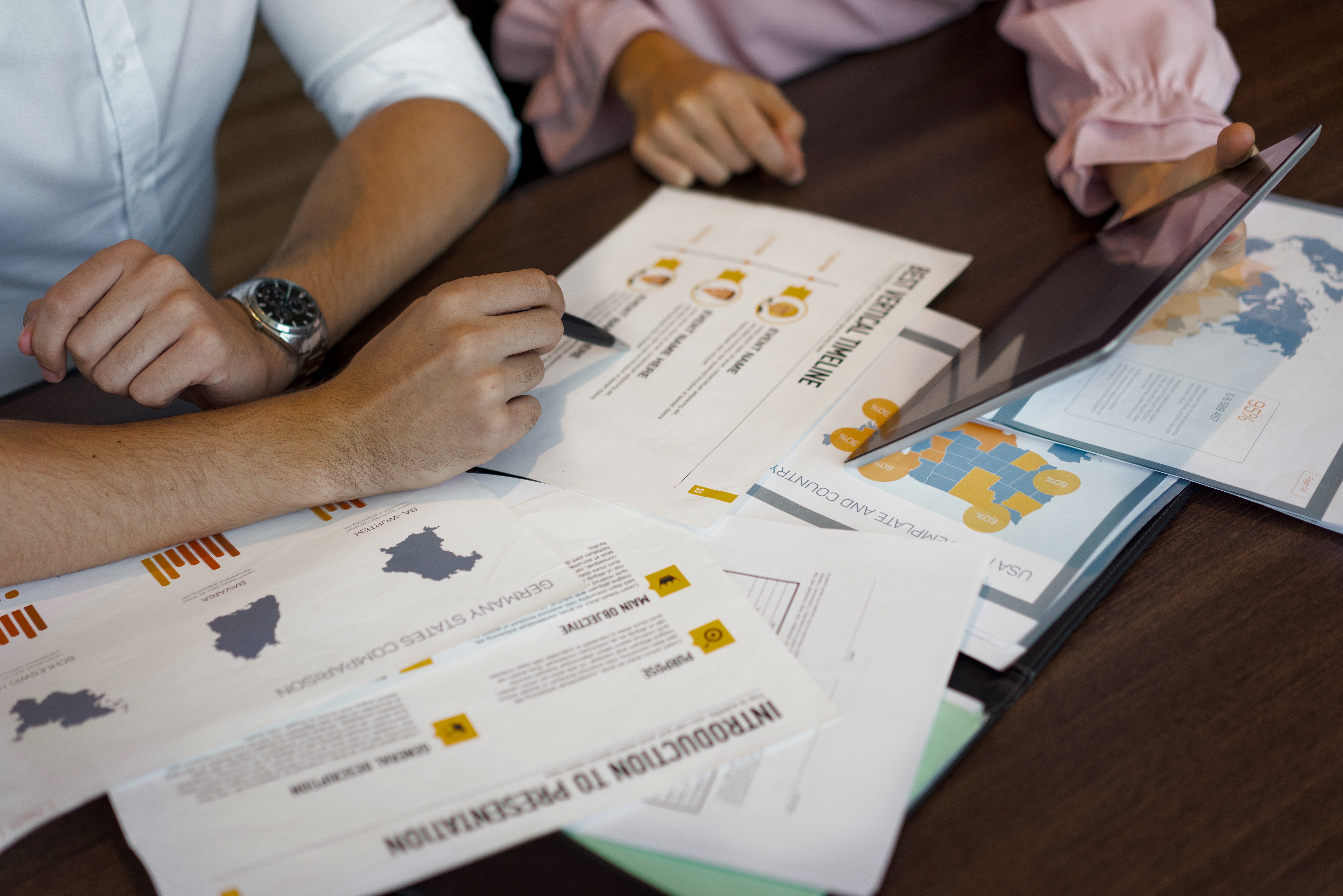 Dynamic picture of a cyclist riding downhill