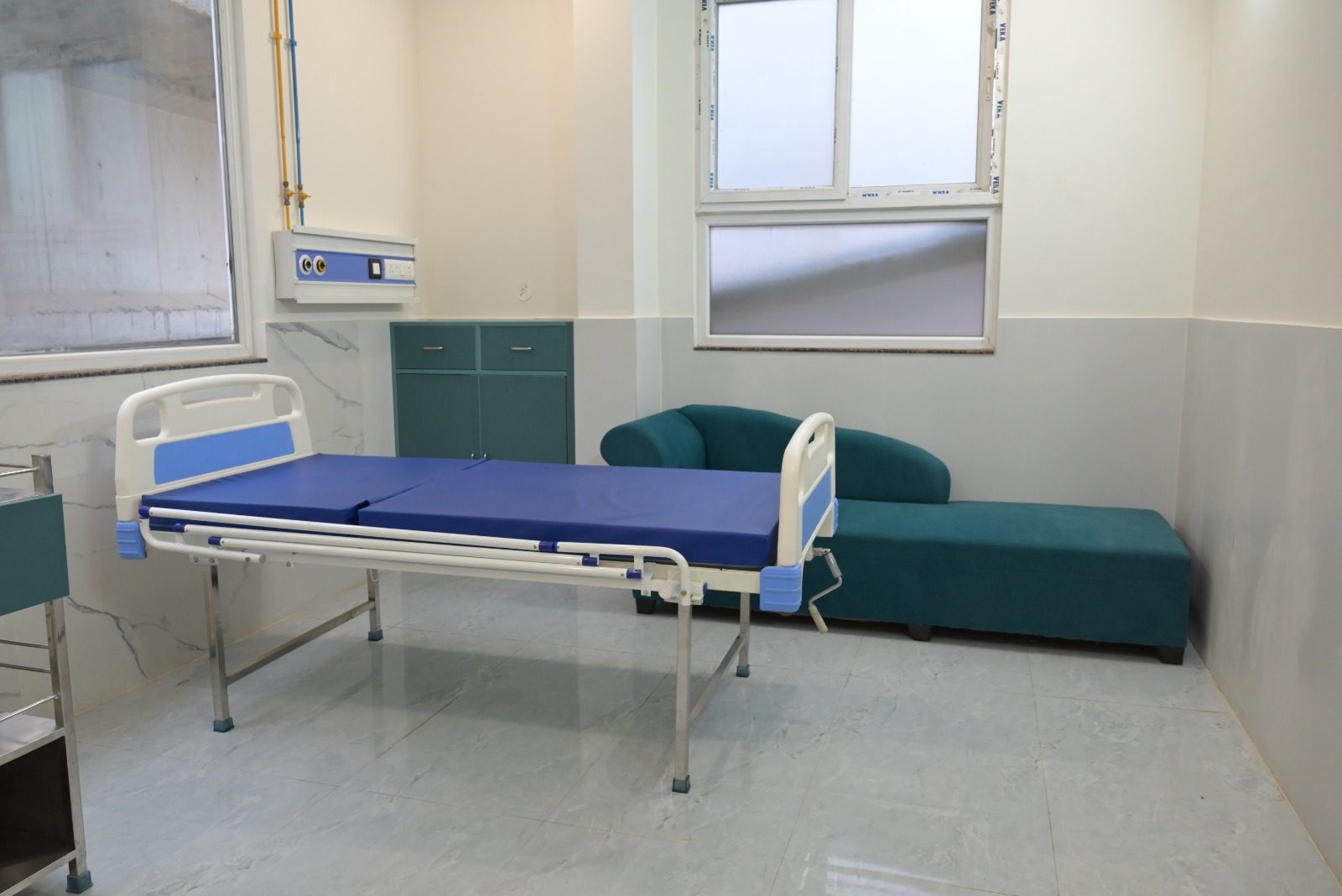 Private room with attendant seating