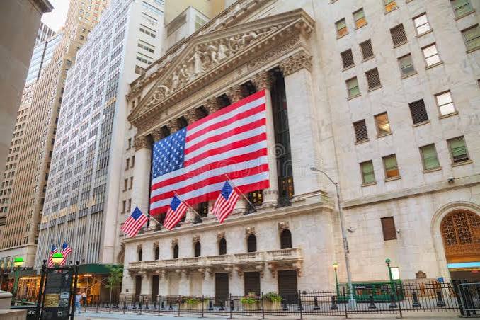 US interest rate investing guide by FundBucks (فندبكس) for portfolio management and long-term investing
