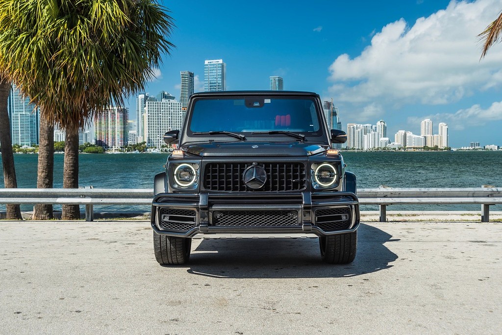 Mercedes-Benz G63 Black on Red