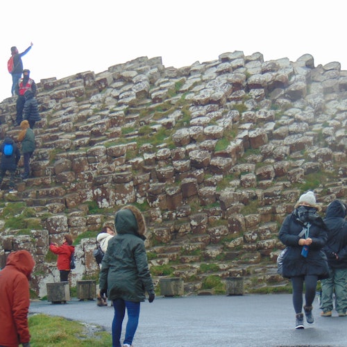 ダブリン発ジャイアンツコーズウェイ＆ベルファスト市内観光：日帰り旅行チケット