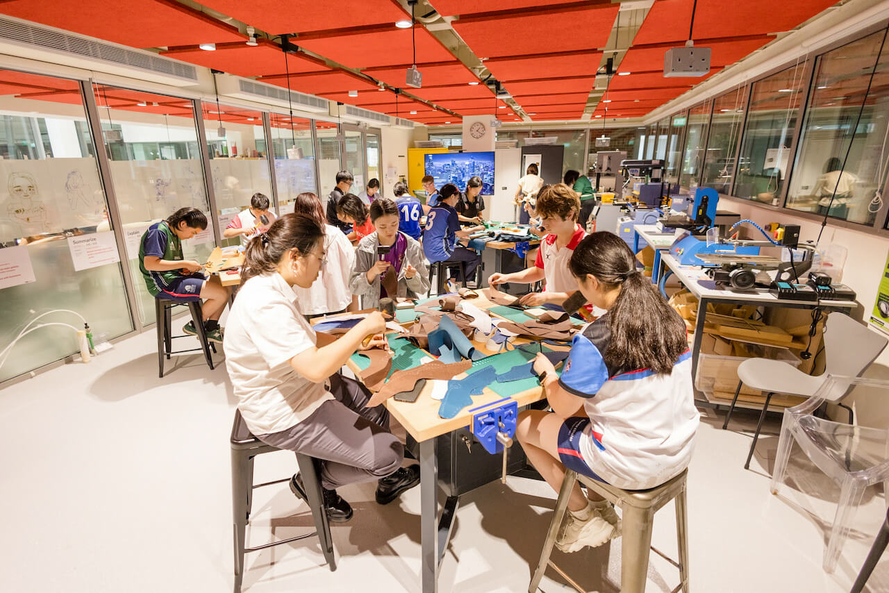 Dulwich College Singapore Students Lab | CSI Education and Academic Coaching