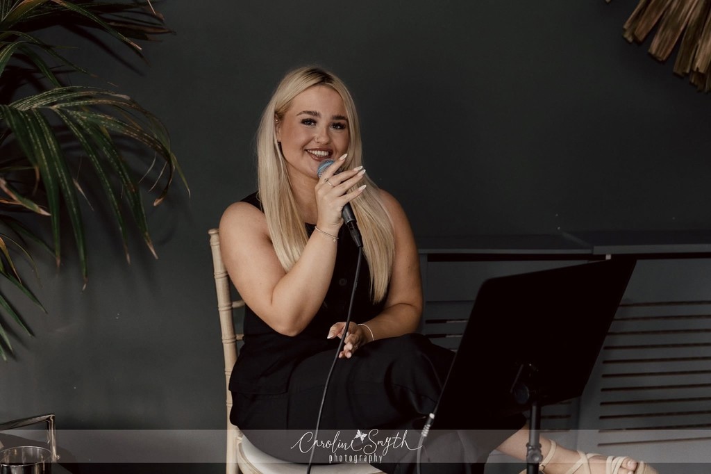 Amber Beckinsale Vocalist 4