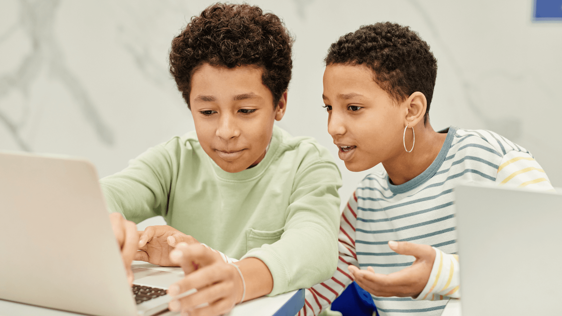 Choosing the Best Option for Kids Learning to Code: Coding Camps, After-School Classes, or Online Programs?