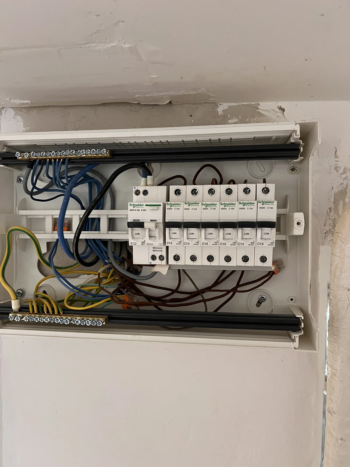 kaotikus dugalj bekötés