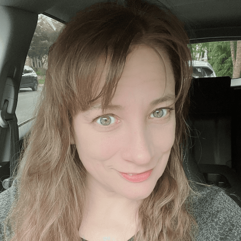 Jacqueline Lerescu headshot