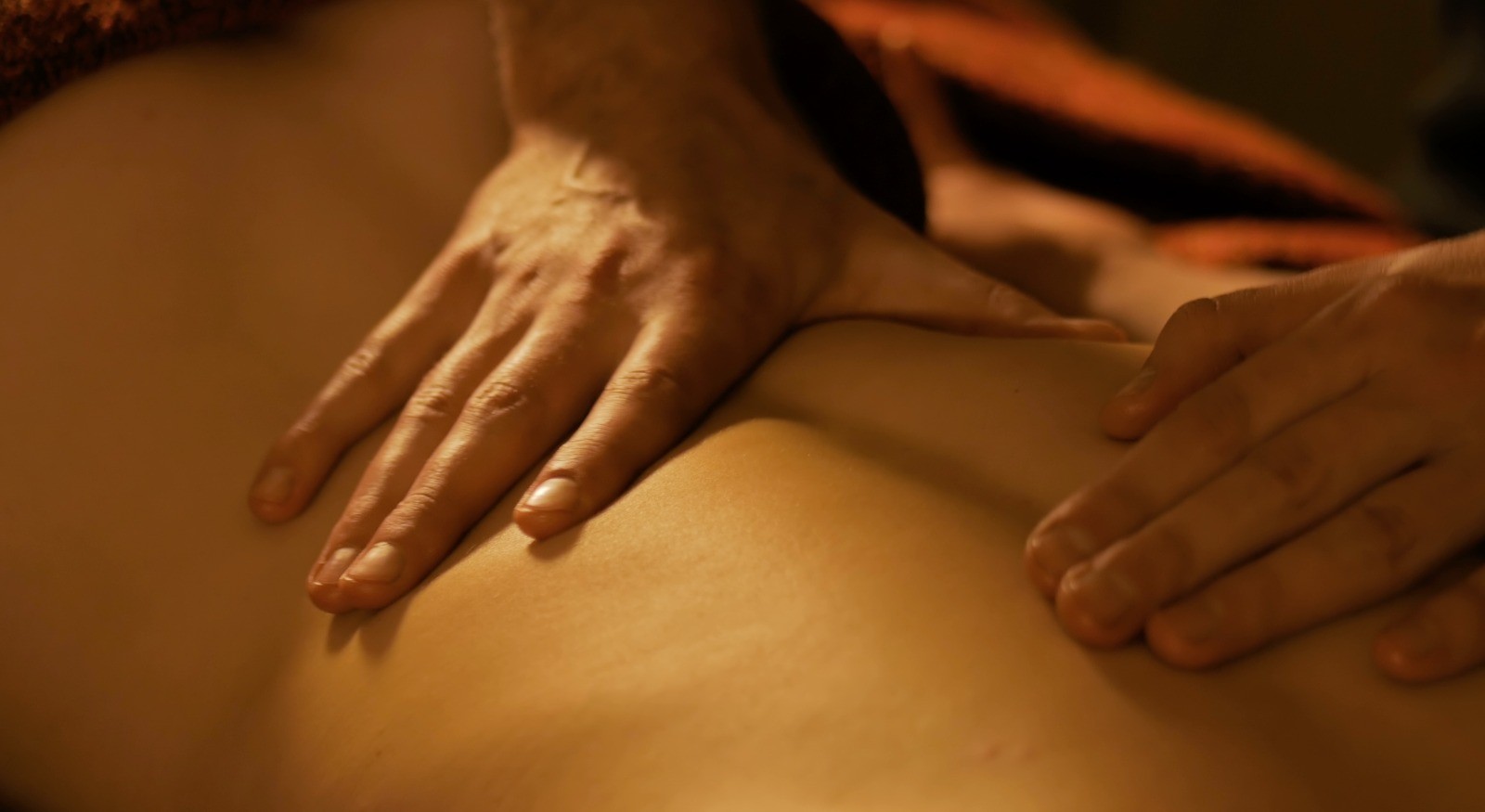 Body massage at Katie England Nomad London